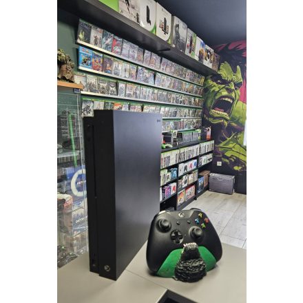 XBOX ONE X 1TB használt 